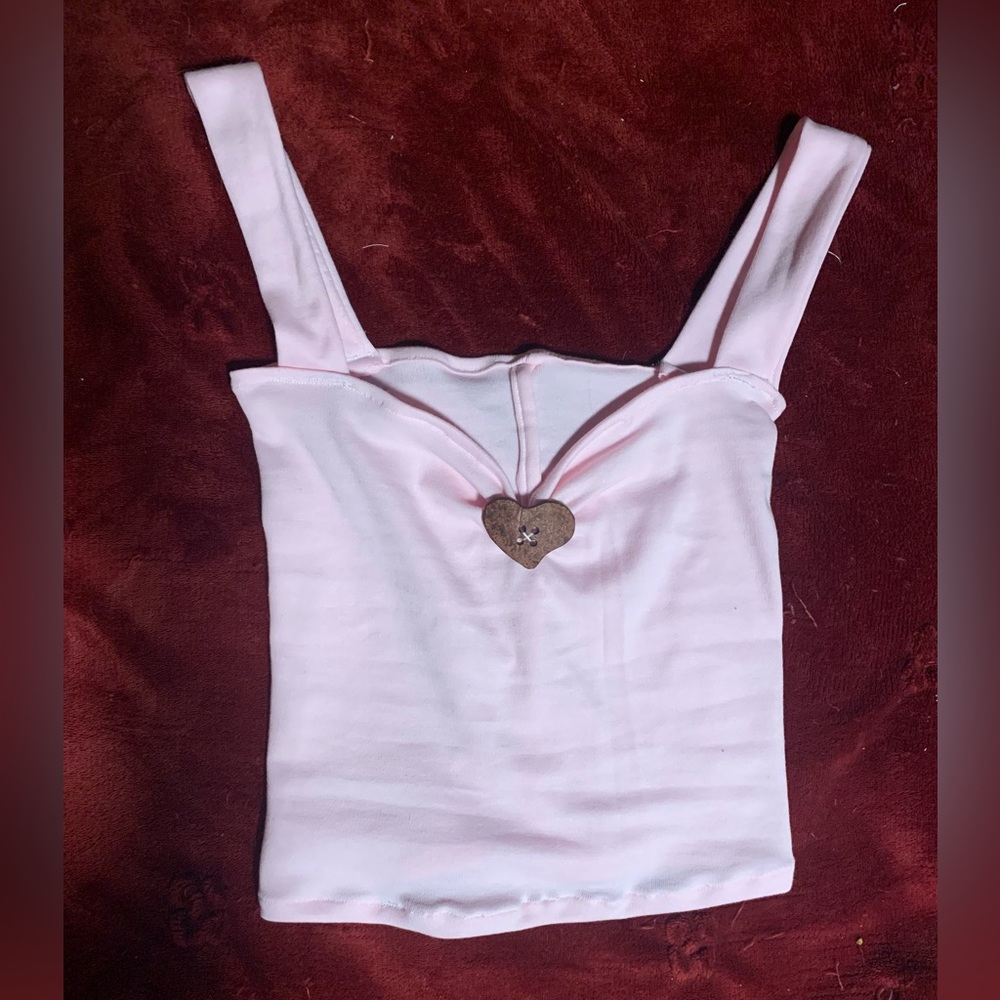 Handmade pink top with a cute heart button - Picture 2 of 3